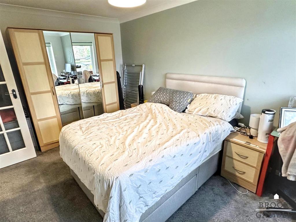 01323 438506
