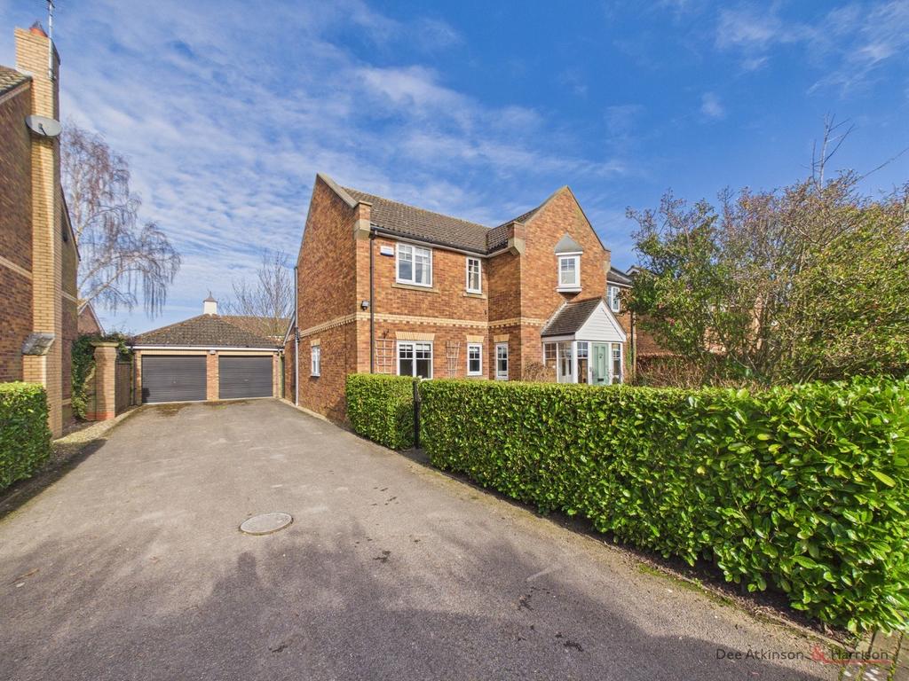 4 Bedroom Detached House - For Sale