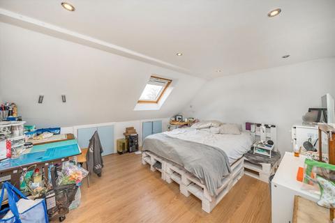 4 bedroom end of terrace house for sale, Syon Lane, Isleworth TW7