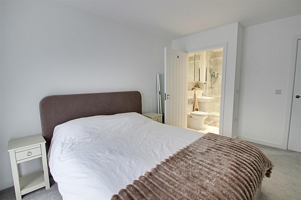 Main Bedroom 2.jpg