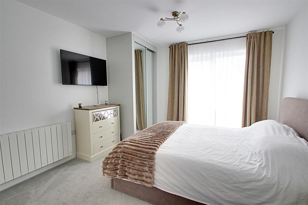 Main Bedroom 1.jpg