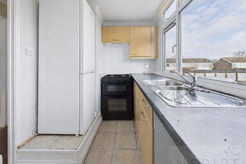 2 bedroom flat to rent, Hawkhurst Walk, Crawley RH10