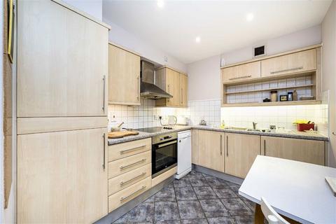 3 bedroom flat for sale, Belvedere Road, London SE1
