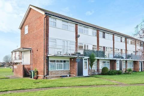 2 bedroom flat for sale, St. Thomas Court, Pagham, PO21