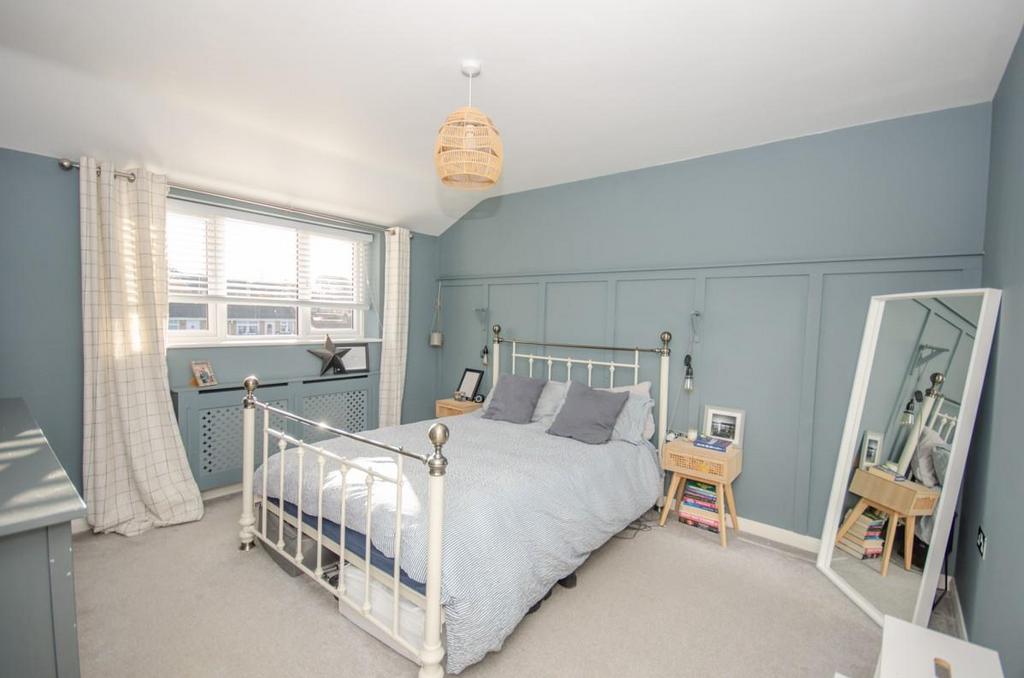 Bedroom 1.jpg