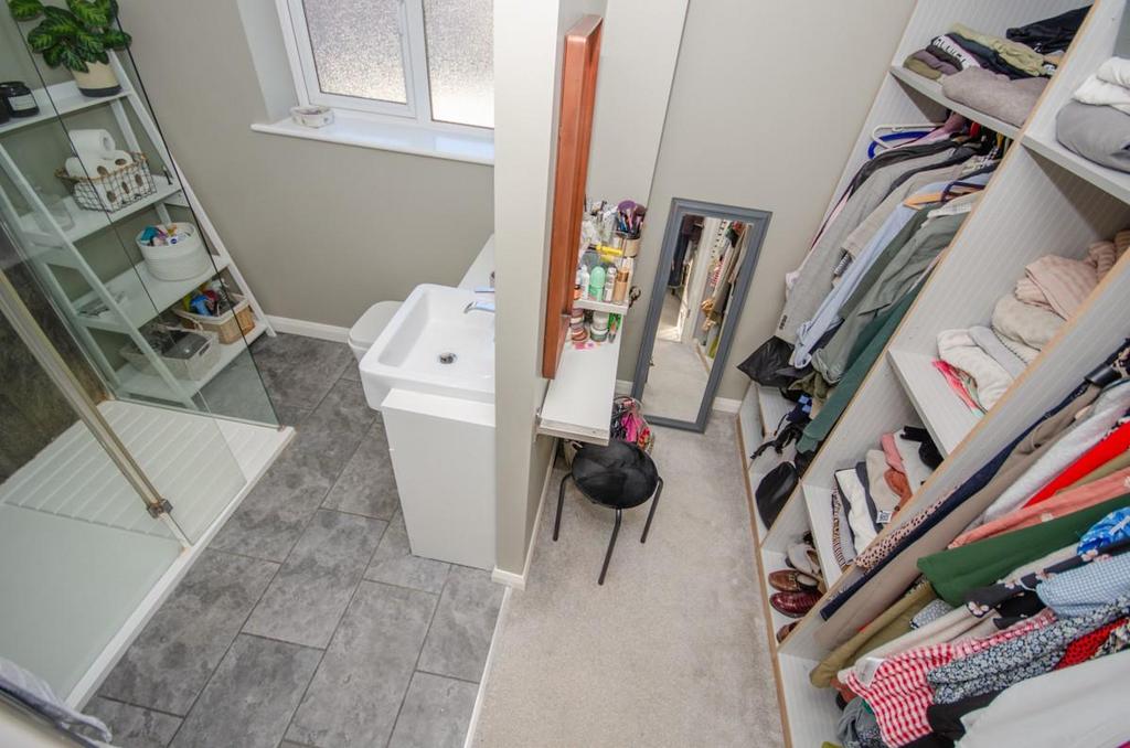 Ensuite-dressing room.jpg