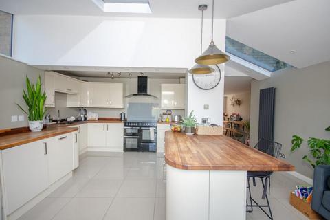 3 bedroom semi-detached house for sale, Long Close, Downend, BS16 2UF