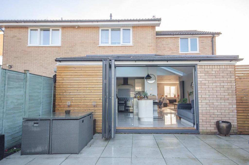 Bifolds-patio.jpg