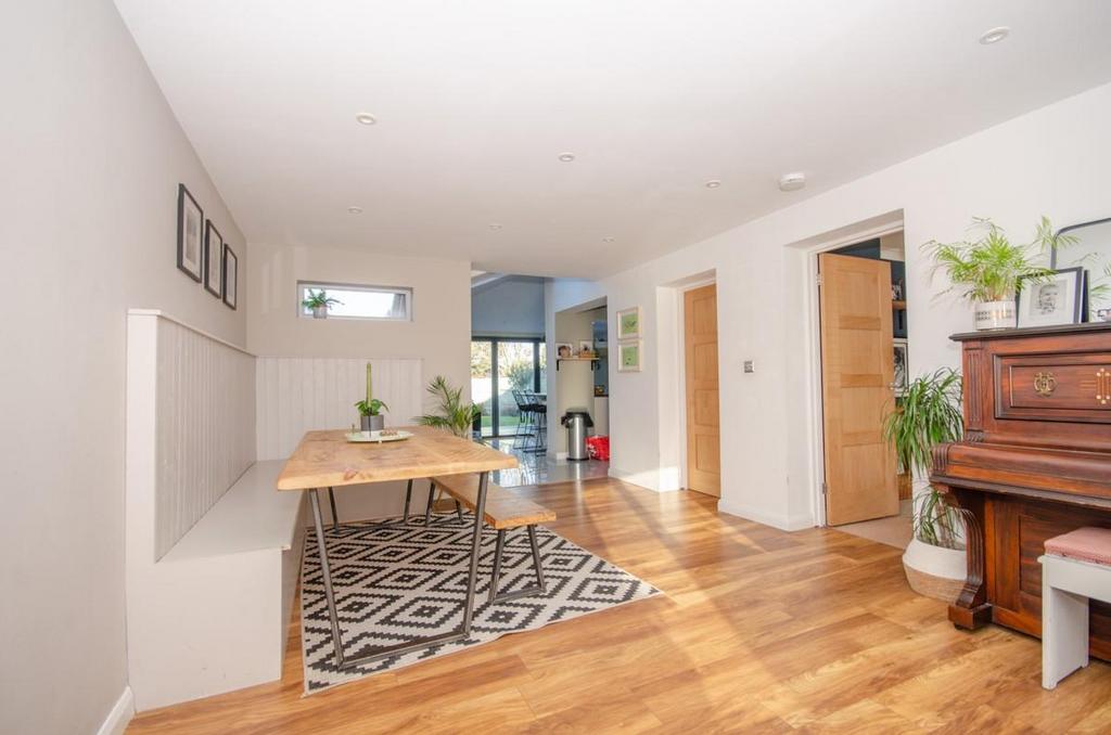 Dining-family room pic 2.jpg