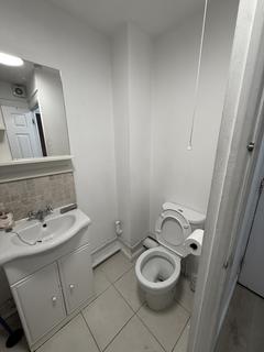 Flat to rent, Thant Close, London E10