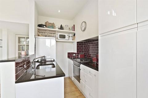 2 bedroom flat to rent, Pleshey Road, London N7
