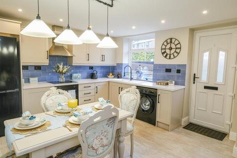 3 bedroom terraced house for sale, Ladyhouse Lane, Huddersfield HD4