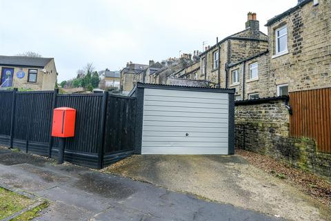 3 bedroom terraced house for sale, Ladyhouse Lane, Huddersfield HD4