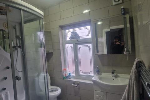 3 bedroom flat to rent, 536 Stratford Road, B11