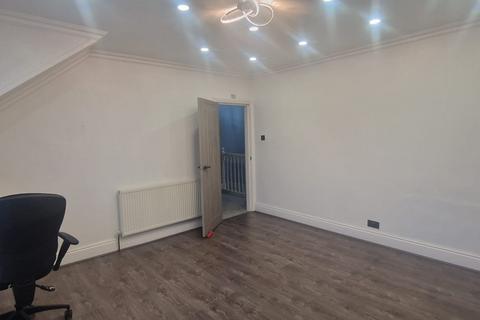 3 bedroom flat to rent, 536 Stratford Road, B11
