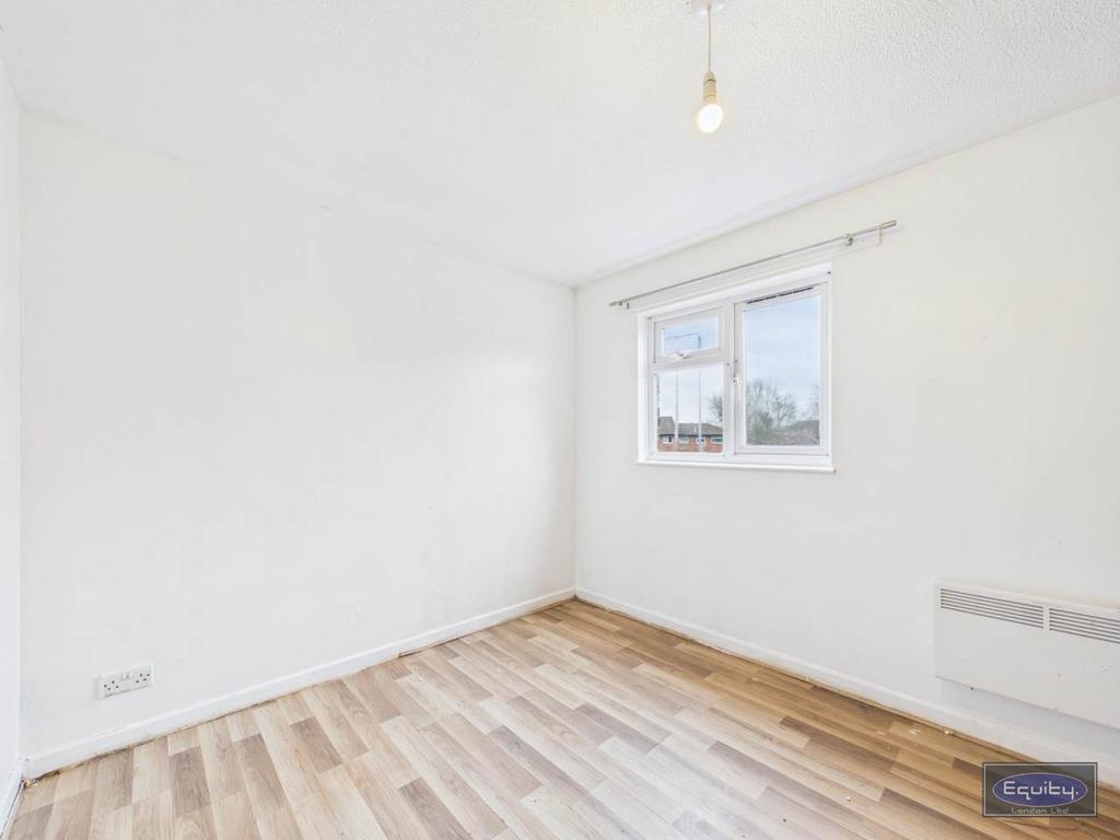 Bedroom One (3)