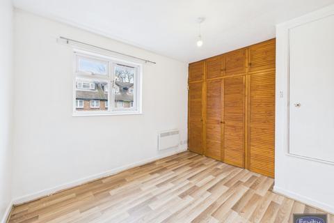 1 bedroom end of terrace house to rent, Bernal Close, London, SE28