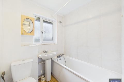 1 bedroom end of terrace house to rent, Bernal Close, London, SE28