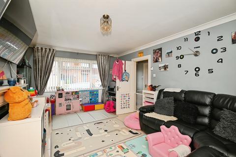 3 bedroom semi-detached house for sale, Fleetwood Close, Sheerness, ME12