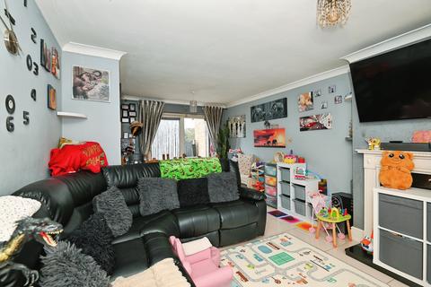 3 bedroom semi-detached house for sale, Fleetwood Close, Sheerness, ME12