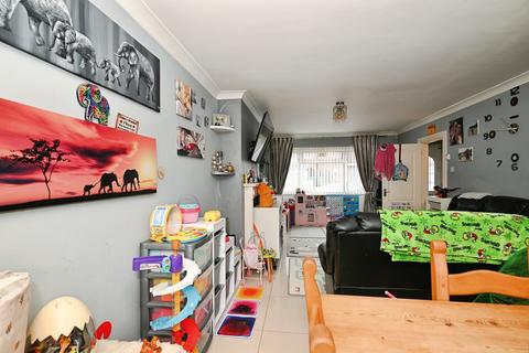 3 bedroom semi-detached house for sale, Fleetwood Close, Sheerness, ME12