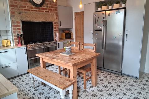 2 bedroom terraced house for sale, Oulton Lane, Leeds LS26