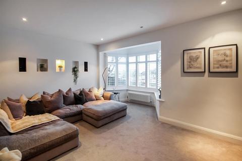 4 bedroom semi-detached house to rent, Wilmington Way, Brighton
