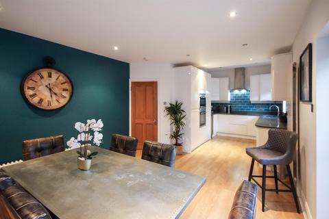 4 bedroom semi-detached house to rent, Wilmington Way, Brighton