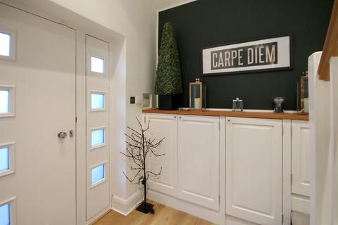 4 bedroom semi-detached house to rent, Wilmington Way, Brighton