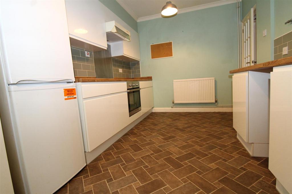 Kitchen 2.JPG
