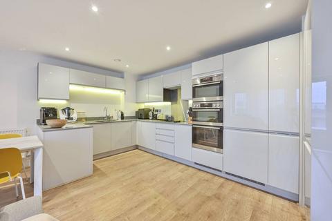 2 bedroom flat to rent, Osiers Road, Wandsworth Town, London, SW18