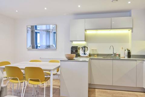2 bedroom flat to rent, Osiers Road, Wandsworth Town, London, SW18