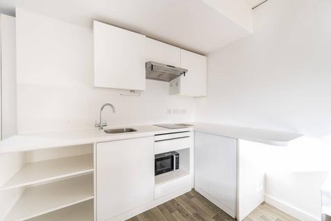 Studio to rent, St Anns Road, Holland Park, London, W11