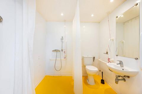 Studio to rent, St Anns Road, Holland Park, London, W11