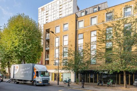 Studio to rent, St Anns Road, Holland Park, London, W11