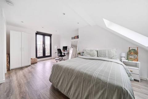 undefined, St Andrews Road, East Acton, London, W3