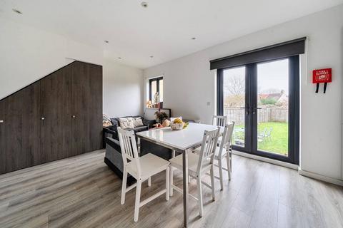St Andrews Road, East Acton, London, W3