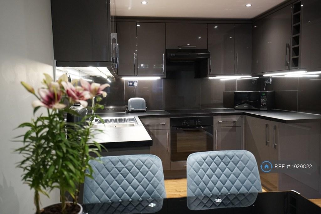 Kitchen Dining Area