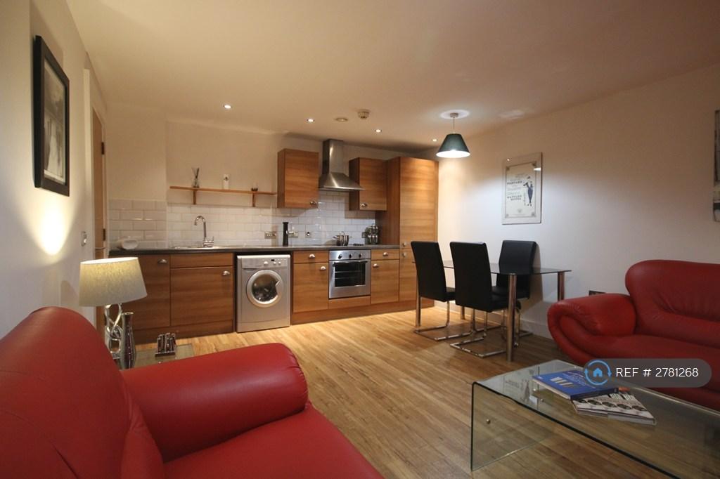 Lounge, Diner &amp; Kitchen