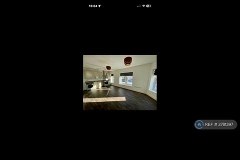 2 bedroom flat to rent, Park House, Horsforth, Leeds, LS18