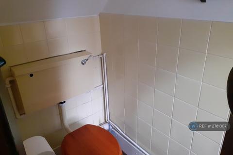 3 bedroom detached house to rent, Rolleston Drive, Nottingham, NG7