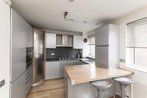 2 bedroom flat to rent, Logan Place, London W8