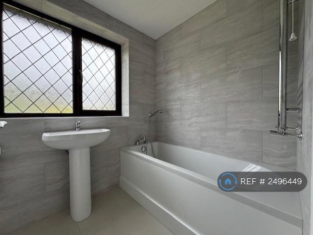 Bathroom - Towel Rail Above Bath