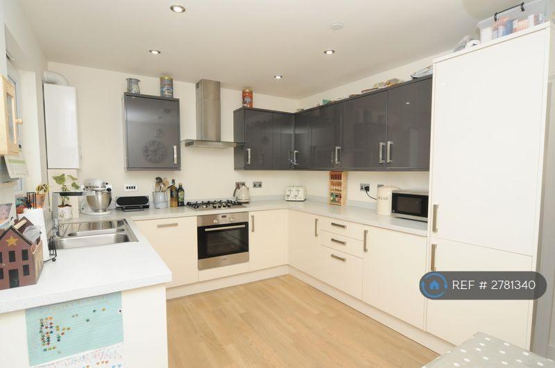 Kitchen - Fully Integrated Appliances
