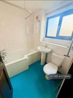 3 bedroom end of terrace house to rent, Foskitt Court North, Northampton, NN3