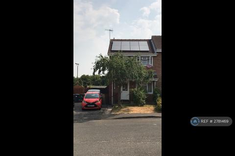 3 bedroom semi-detached house to rent, Syon Park Close, Nottingham, NG2