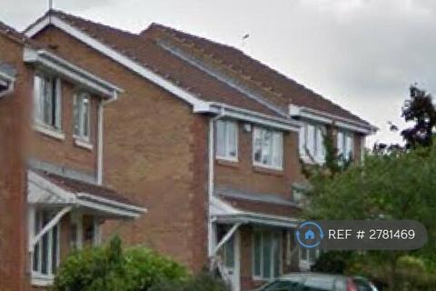 3 bedroom semi-detached house to rent, Syon Park Close, Nottingham, NG2