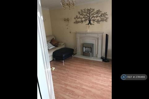 3 bedroom semi-detached house to rent, Syon Park Close, Nottingham, NG2