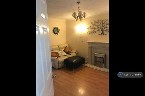 3 bedroom semi-detached house to rent, Syon Park Close, Nottingham, NG2