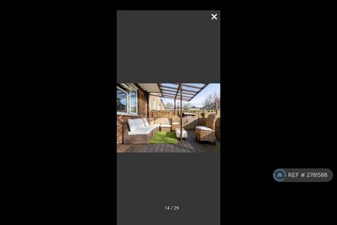 1 bedroom in a flat share to rent, Chichester Road, London, NW6